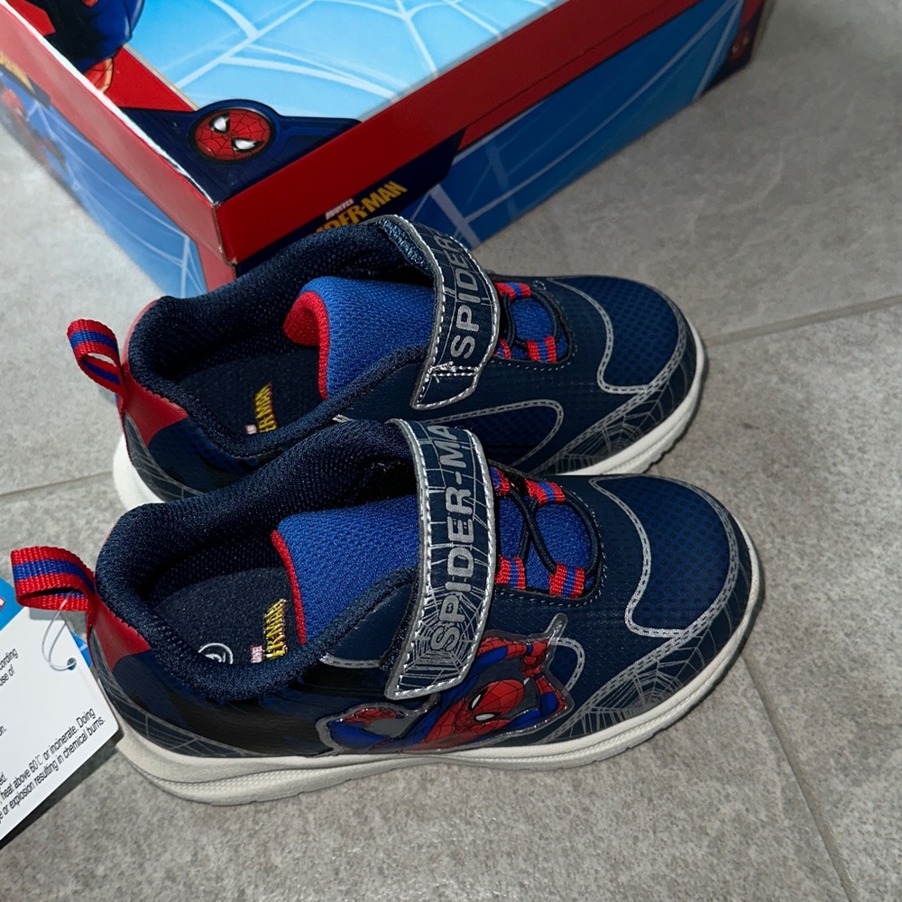 Marvel Spider-Man Blue Red lightup Sneakers